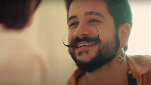 Wisin, Camilo, Los Legendarios - Buenos Días